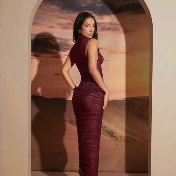 NWOT SHEIN Burgundy Sleeveless Maxi skirt ans top set - Picture 3 of 3